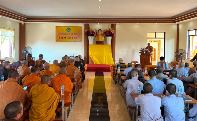 Tăng Ni tham dự buổi phổ biến pháp luật về tín ngưỡng, tôn giáo