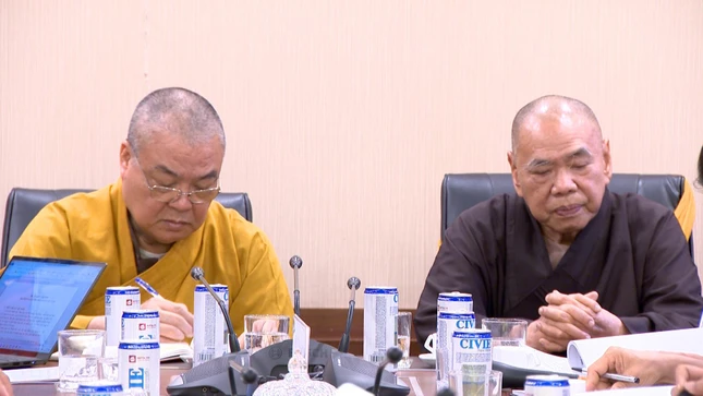 Chư tôn đức Hội đồng Trị sự GHPGVN họp liên ngành hữu quan thảo luận về công tác khen thưởng