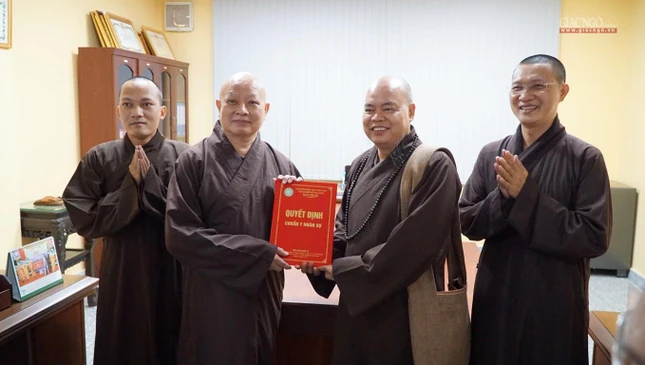 Tại văn phòng Ban Từ thiện - Xã hội