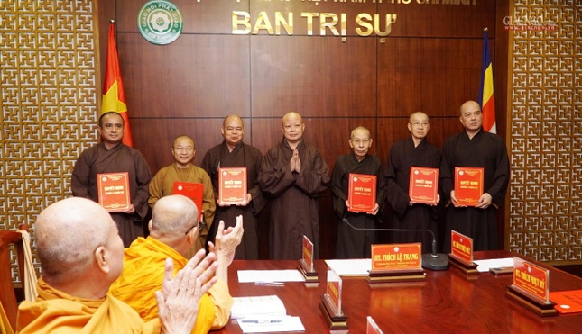 Trưởng các ban nhận quyết định chuẩn y nhân sự