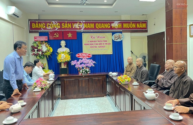 Phó Giám đốc Sở Nội vụ, Trưởng ban Tôn giáo TP.HCM Nguyễn Duy Tân phát biểu tại buổi tiếp