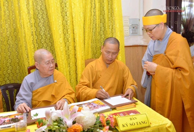 Thượng tọa Thích Minh Quang, Trưởng ban Trị sự quận 1