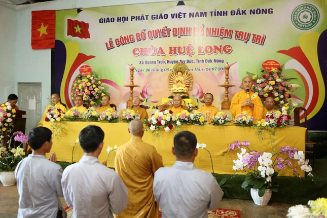 Thượng tọa Thích Quảng Hiền đạo từ tại buổi lễ