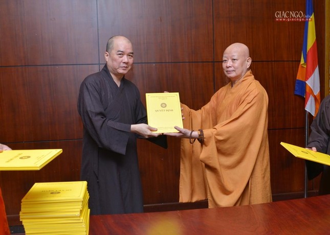 Thượng tọa Thích Truyền Cường, Trưởng ban Trị sự quận 5, Phó Trưởng ban Tăng sự nhận quyết định