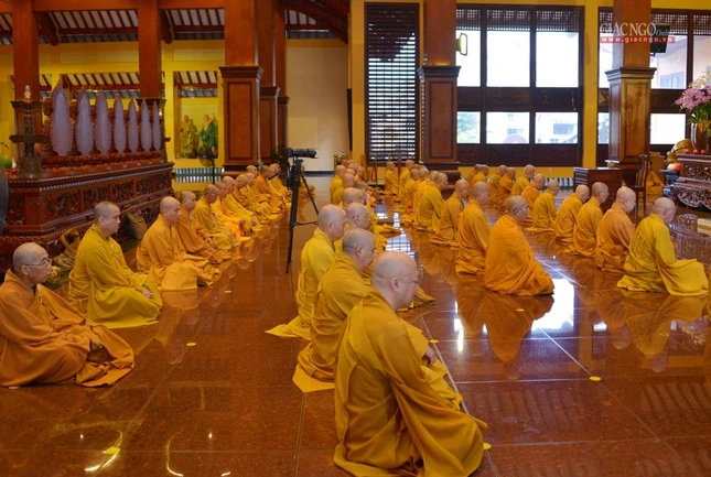 Trang nghiêm ngày Tự tứ giải hạ của chư Tăng