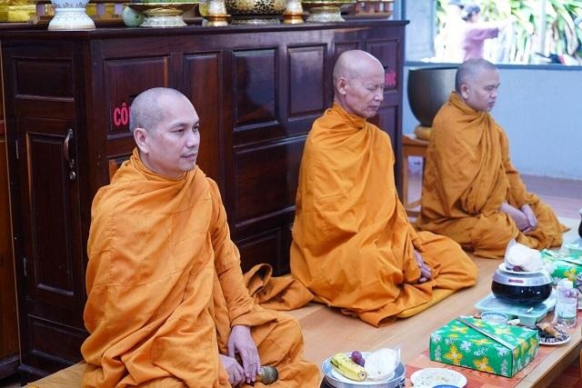 Chư tôn đức chứng minh