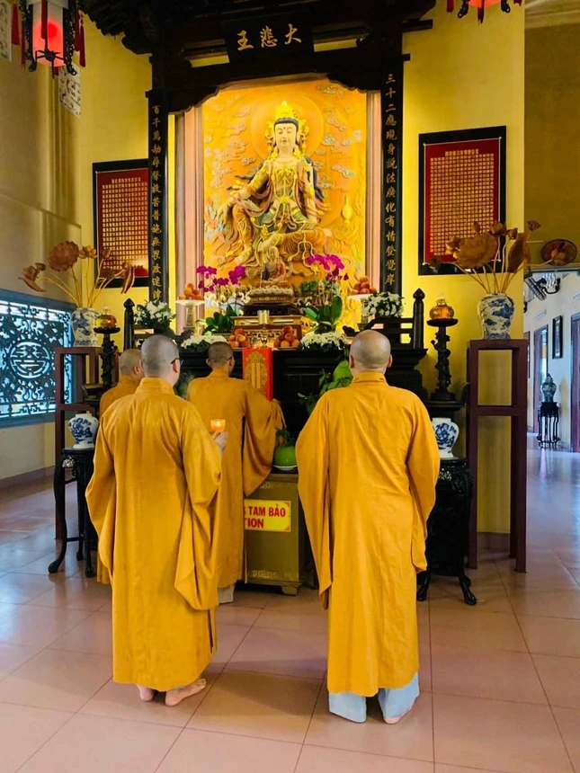 An vị hương linh tại Tổ đường chùa Ấn Quang