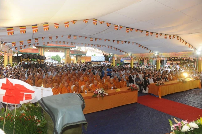 Quang cảnh lễ Tự tứ, Đại lễ Vu lan tại tịnh xá Ngọc Cổ Quang cảnh lễ Tự tứ, Đại lễ Vu lan tại tịnh xá Ngọc Cổ