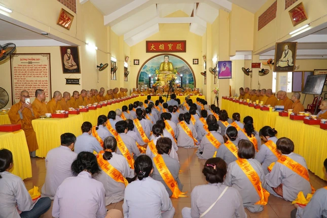 Đạo tràng chùa Phật Đà ngày tạ pháp, lễ Vu lan - Báo hiếu - Ảnh: Minh Lộc Đạo tràng chùa Phật Đà ngày tạ pháp, lễ Vu lan - Báo hiếu - Ảnh: Minh Lộc