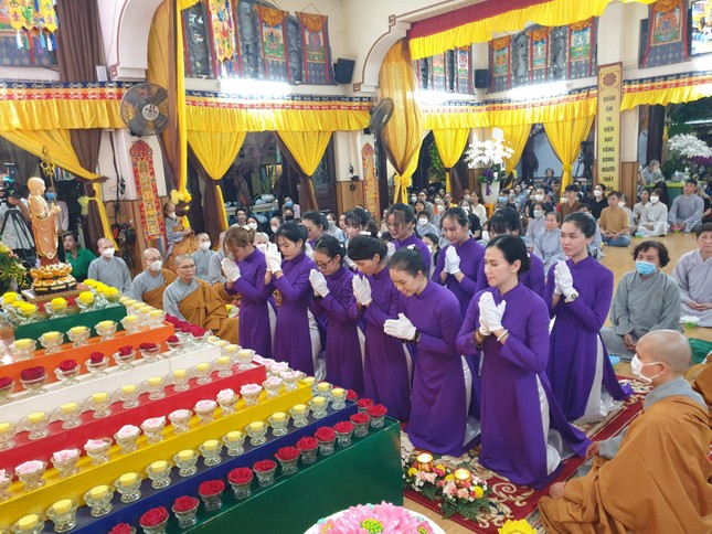 Tri ân, nguyện hồng an Tam bảo gia hộ cho hai đấng sinh thành Tri ân, nguyện hồng an Tam bảo gia hộ cho hai đấng sinh thành