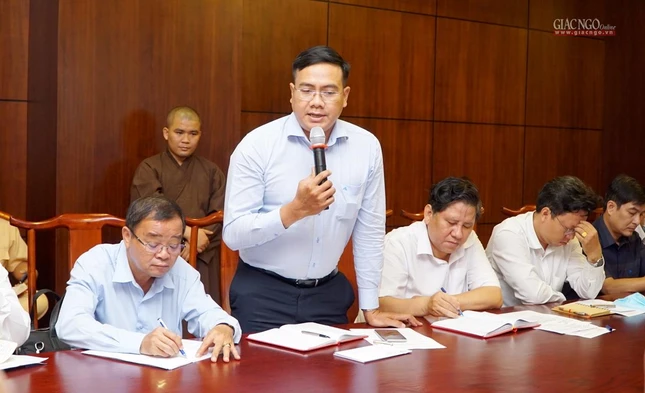 Ông Thạch Nghi Xuân phát biểu tại buổi họp