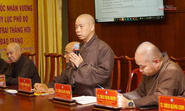 Thượng tọa Thích Quang Thạnh đóng góp ý kiến