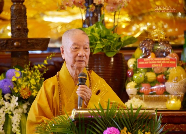 Trưởng lão Hòa thượng Thích Trí Quảng, Quyền Pháp chủ GHPGVN ban đạo từ tại Đại lễ