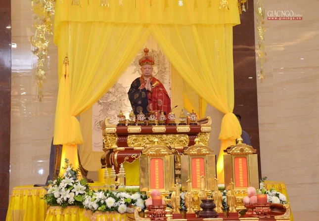 Hòa thượng Thích Lệ Trang đăng đàn chẩn tế Đại khoa Du-già