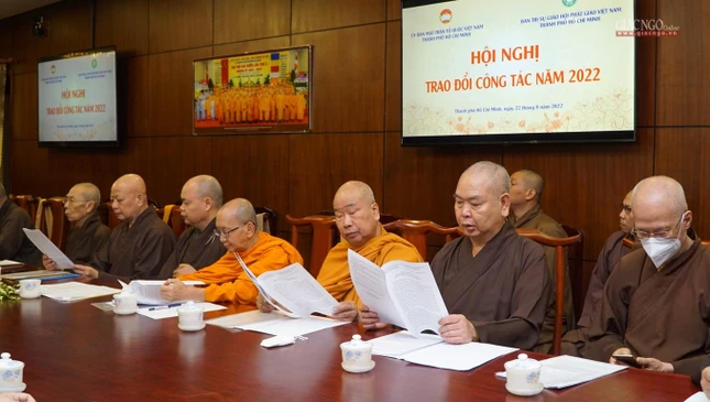 Chư tôn đức Ban Thường trực Ban Trị sự GHPGVN TP.HCM tham dự buổi làm việc
