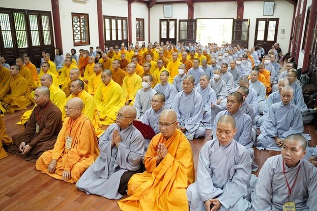 Tăng Ni sinh Trường Trung cấp Phật học TP.Đà Nẵng tại chùa Bằng