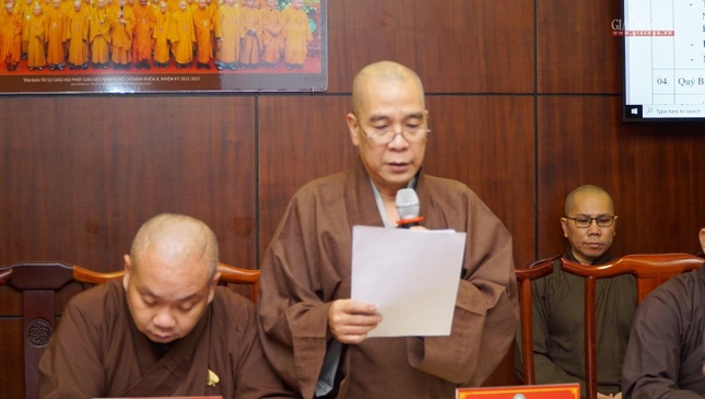 Thượng tọa Thích Quảng Chơn báo cáo về công tác Đại lễ kỳ siêu