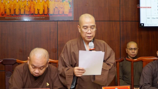 Thượng tọa Thích Quảng Chơn báo cáo về công tác Đại lễ kỳ siêu Thượng tọa Thích Quảng Chơn báo cáo về công tác Đại lễ kỳ siêu