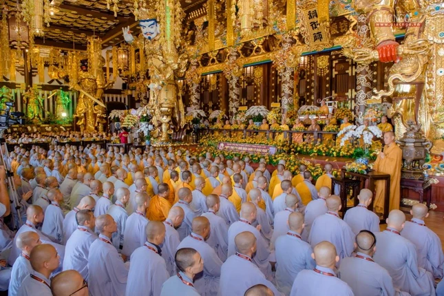 Gần 250 giới tử xuất gia đăng ký thọ giới