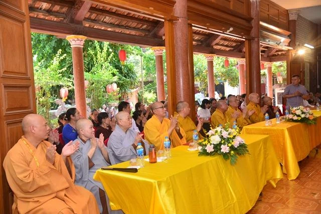 Chư tôn đức Tăng Ni, Phật tử tham dự