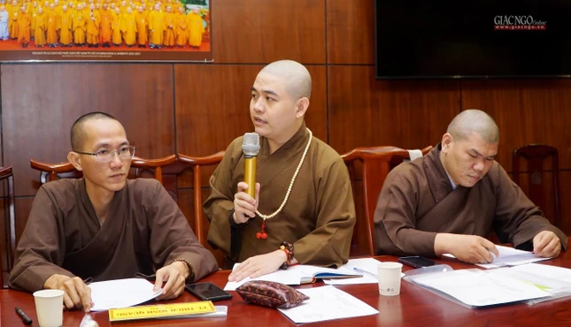 Đại đức Thích Hoằng Tâm phát biểu tại buổi họp Đại đức Thích Hoằng Tâm phát biểu tại buổi họp