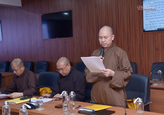 Thượng tọa Thích Đức Thiện phát biểu tại hội nghị