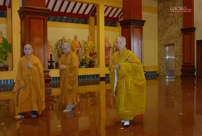 Đức Quyền Pháp chủ GHPGVN quang lâm chánh điện