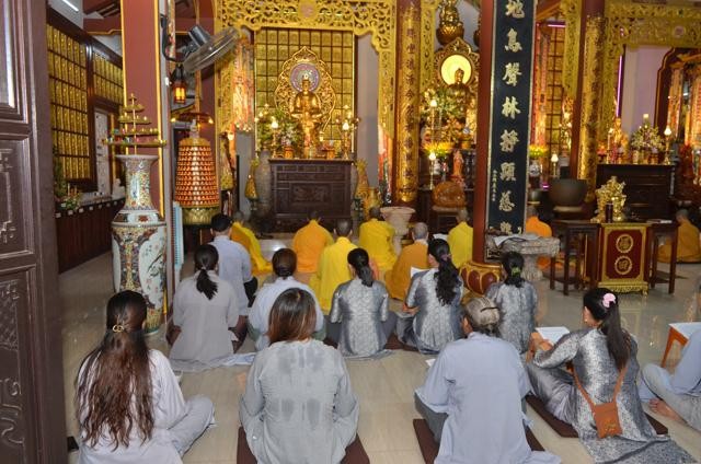 Trì tụng kinh Di giáo cúng dường