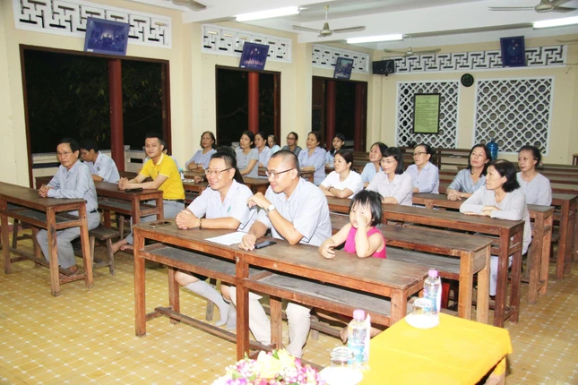 Học viên lớp học Phật pháp cư sĩ áo lam TP.Nha Trang
