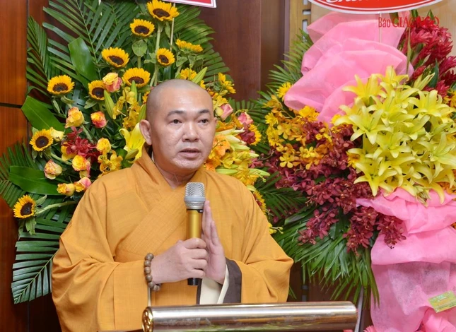 Thượng tọa Thích Lệ Quang đại diện Ban Tổ chức phát biểu cảm tạ