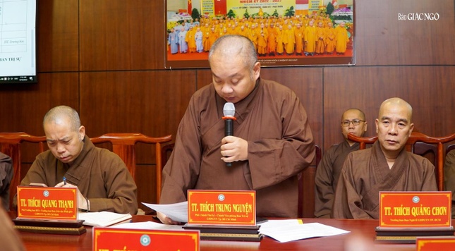 Thượng tọa Thích Trung Nguyện thông tin về phân bố đại biểu tham dự Đại hội Phật giáo toàn quốc lần thứ IX