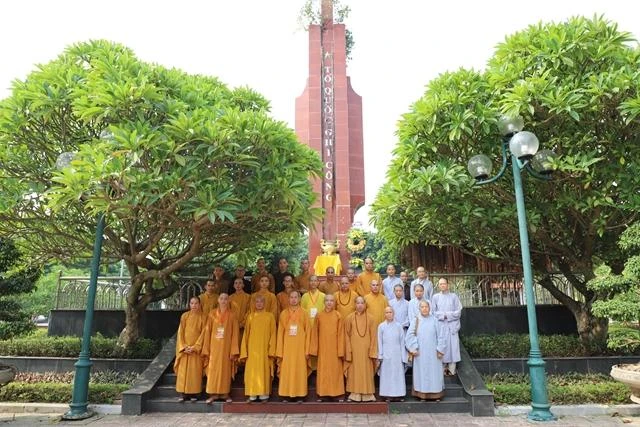 Tại Nghĩa trang Liệt sĩ tỉnh Vĩnh Phúc