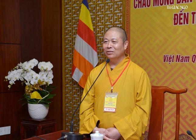 Thượng tọa Thích Thọ Lạc phát biểu tại buổi gặp chư tôn đức Ban Trị sự GHPGVN TP.HCM