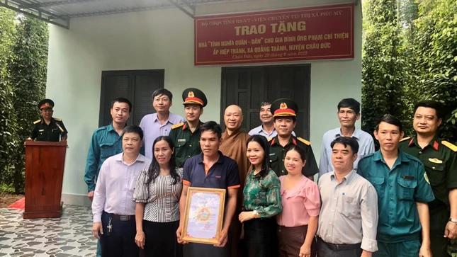 Trong ngày bàn giao căn nhà mới