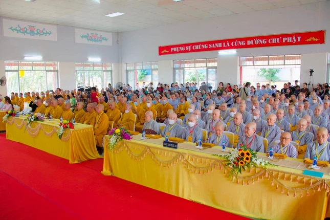 Chư Tăng Ni tham dự