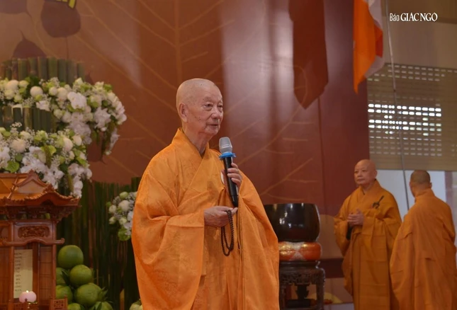 Đức Quyền Pháp chủ có lời huấn thị đến chư Ni Đức Quyền Pháp chủ có lời huấn thị đến chư Ni