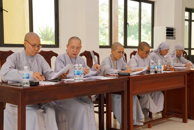 Ban Giám khảo chấm thi Ban Giám khảo chấm thi