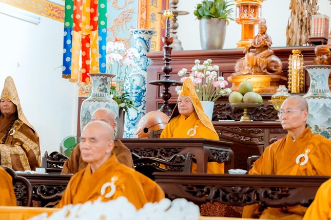 Đại Giới đàn cung thỉnh Hòa thượng Thích Thiện Nhơn, Chủ tịch Hội đồng Trị sự đương vi Đường đầu Hòa thượng Đại Giới đàn cung thỉnh Hòa thượng Thích Thiện Nhơn, Chủ tịch Hội đồng Trị sự đương vi Đường đầu Hòa thượng