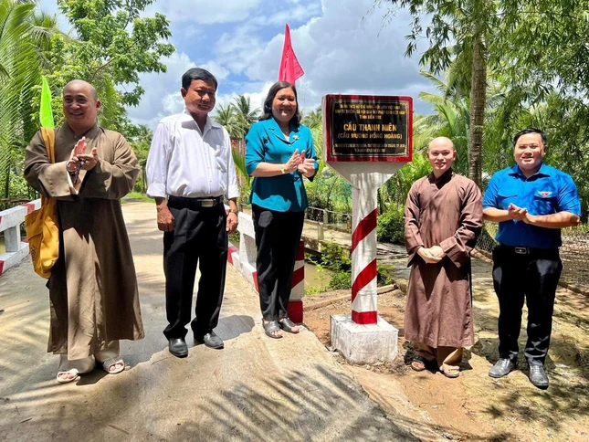 Cây cầu Thanh Niên được đưa vào sử dụng - Ảnh: T.N Cây cầu Thanh Niên được đưa vào sử dụng - Ảnh: T.N
