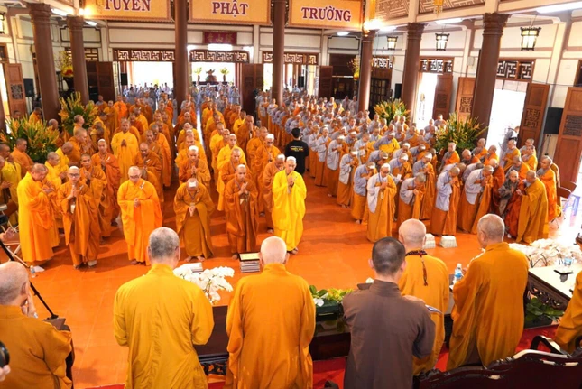 Đại Giới đàn Trí Nghiêm diễn ra trong 5 ngày tại chùa Long Sơn và Ni viện Diệu Quang