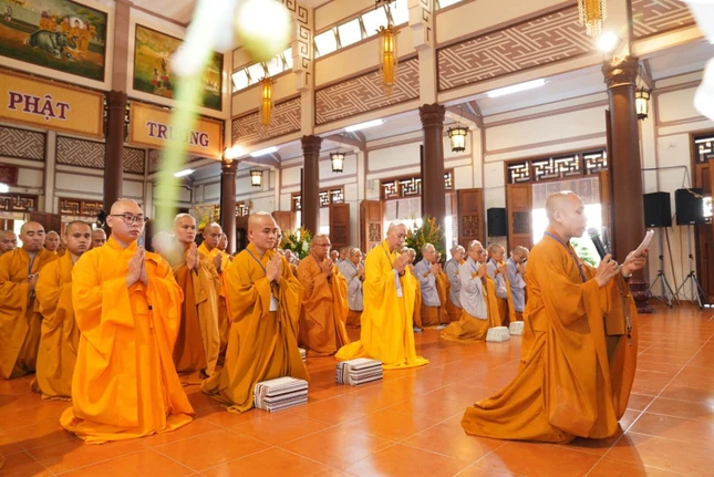 Đại diện giới tử phát biểu tri ân đến chư tôn giáo phẩm