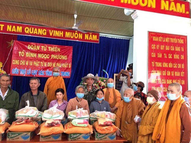 Tịnh xá Ngọc Phương cứu trợ đồng bào các tỉnh miền Trung (năm 2020)