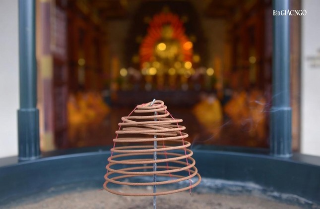 Khói trầm hương