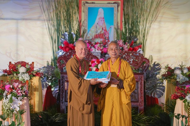 Chư tôn đức Ban Khảo hạch kiểm tra đề thi