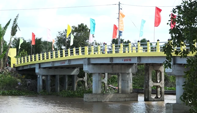 Cây cầu số 440 tổng kinh phí xây dựng trên 6 tỷ đồng là công trình lớn nhất từ trước đến nay do Hội Từ thiện Tường Nguyên xây dựng - Ảnh: TN