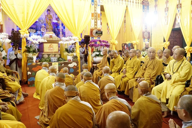 Chư tôn đức chứng minh lễ truy niệm