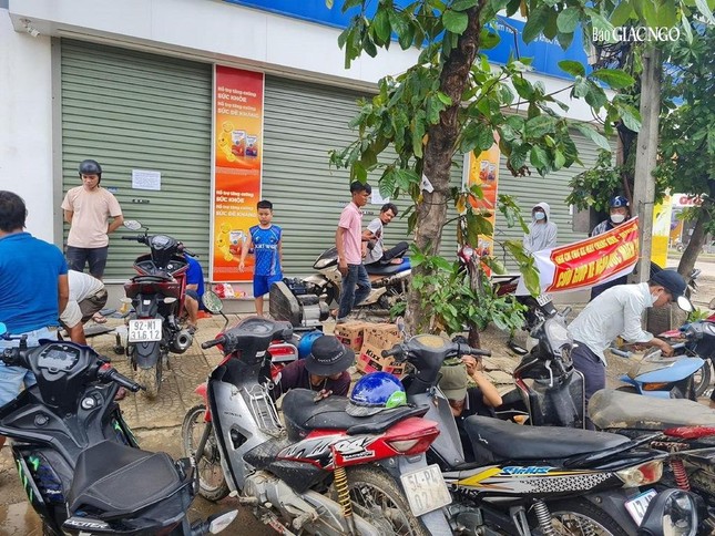 Nhiều đội nhóm sửa xe miễn phí từ Quảng Nam ra Tp Đà Nẵng để hỗ trợ người dân