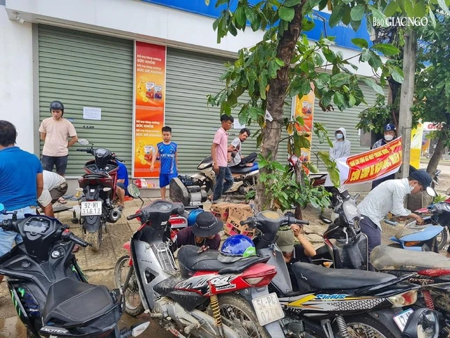 Nhiều đội nhóm sửa xe miễn phí từ Quảng Nam ra Tp Đà Nẵng để hỗ trợ người dân Nhiều đội nhóm sửa xe miễn phí từ Quảng Nam ra Tp Đà Nẵng để hỗ trợ người dân