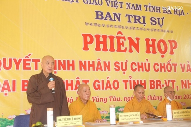 Hòa thượng Thích Huệ Thông phát biểu tại buổi họp