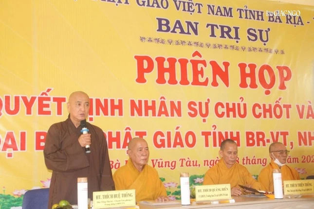 Hòa thượng Thích Huệ Thông phát biểu tại buổi họp
